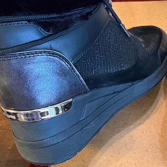 Michael Kors Sparkle Fabric, Faux Fur & leather, skater style lace up Booties - Picture 4 of 14